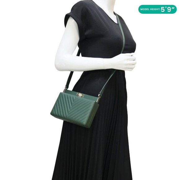 Chanel  Reissue Box Chevron Lambskin Leather Clutch Bag Green - Picture 2 of 13